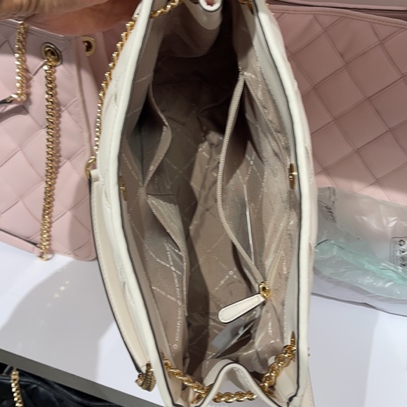 Michael Kors MK Regina Shoulder Bag Soft Leather Large Conv Bag - Picture 6 of 16